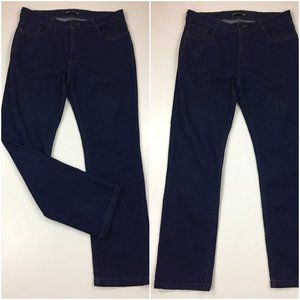 HERING Tradicional Medium/Dark Wash Logo Hardware Jeans